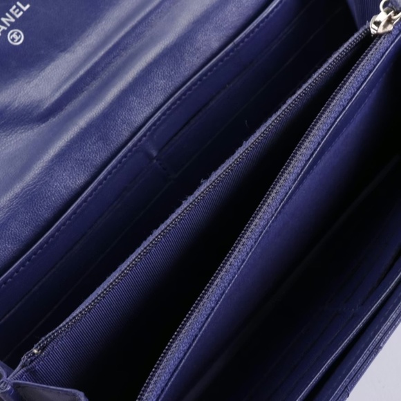 Chanel CC Gusset Flap Wallet in Quilted Leather - Picture 4 of 13